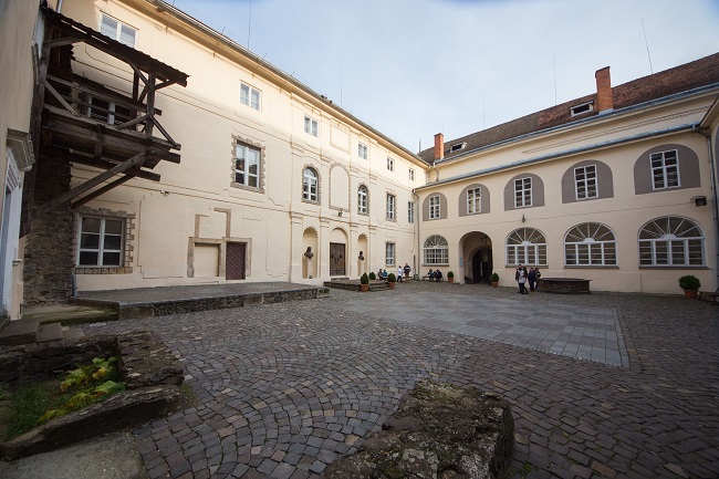 Внутренний двор Ужгородского замка